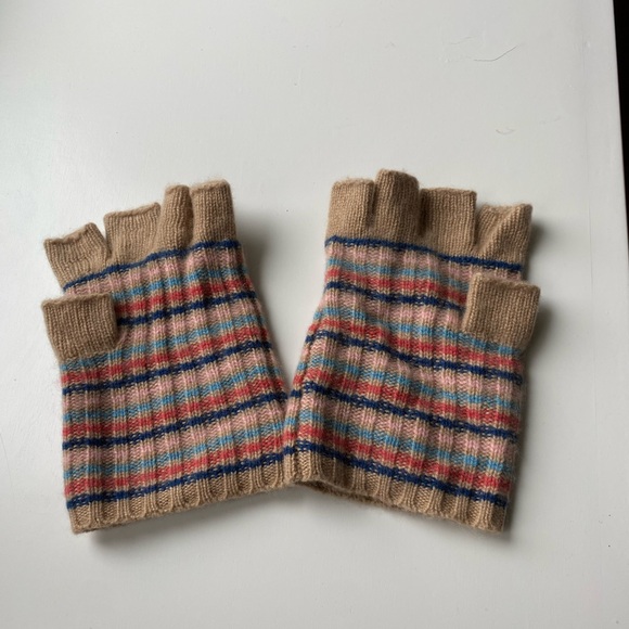 Women’s 💯 cashmere Tan and Multicolor Fingerless Gloves.  Used - Picture 2 of 4